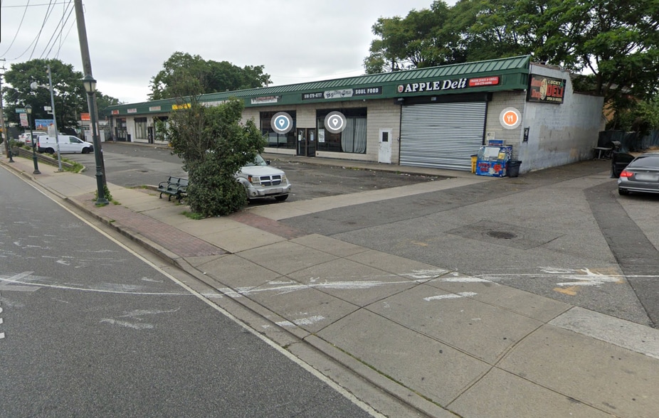 Primary Photo Of 935 Nassau Rd, Uniondale General Retail For Lease