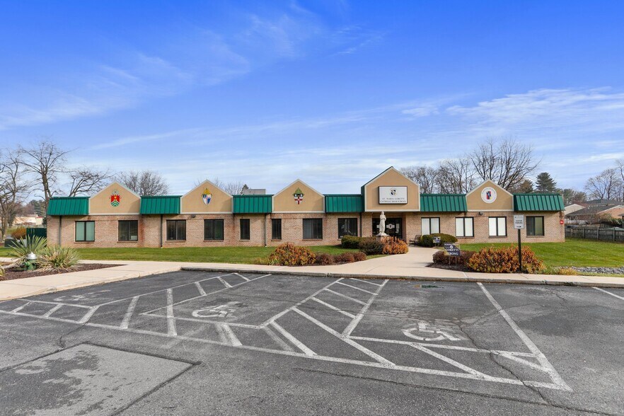 More Photos Of 18614 Crestwood Dr, Hagerstown Schools For Lease