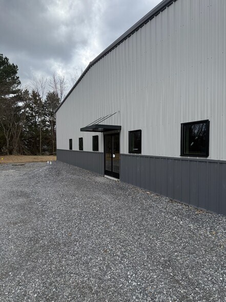 More Photos Of 5350 Enterprise Dr, Paducah Warehouse For Lease