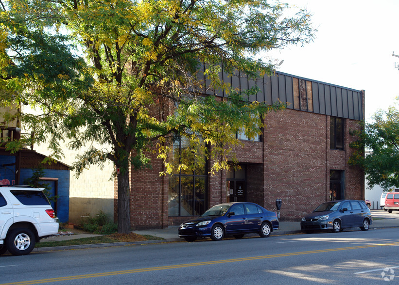 Primary Photo Of 625 8th St, Huntington Office For Lease