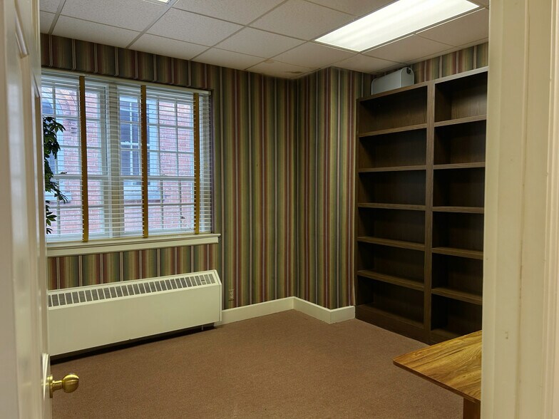 More Photos Of 24 Maple St, Glens Falls Office Residential For Lease