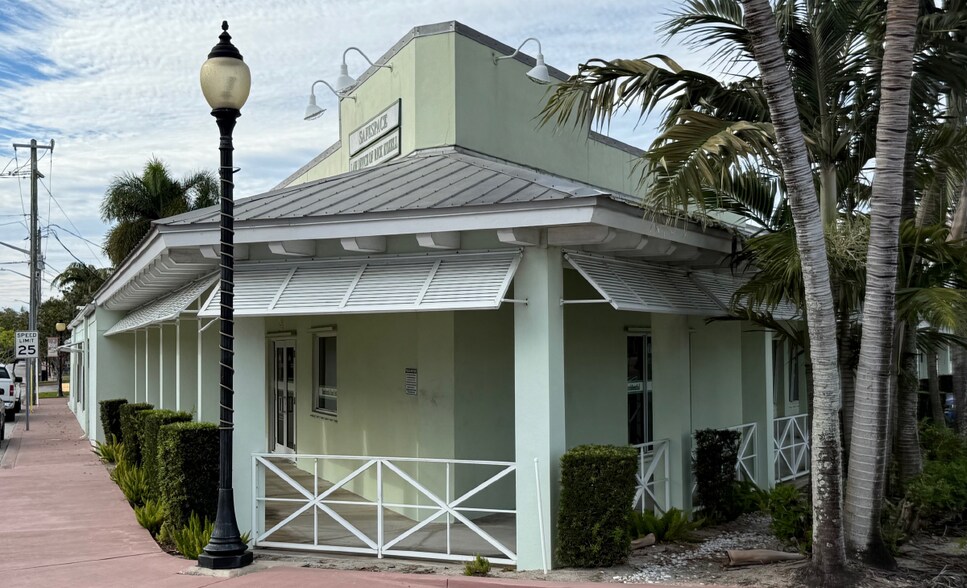 More Photos Of 612-616 SE Dixie Hwy, Stuart Office For Lease