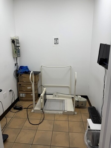 More Photos Of 1266-1268 Saint Nicholas Ave, New York Storefront For Lease