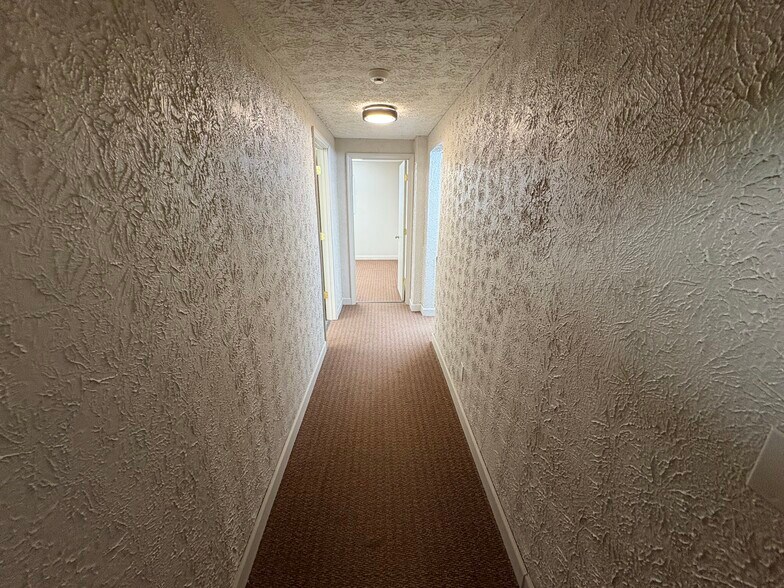 More Photos Of 703 Widewater Dr, Lafayette Warehouse For Lease