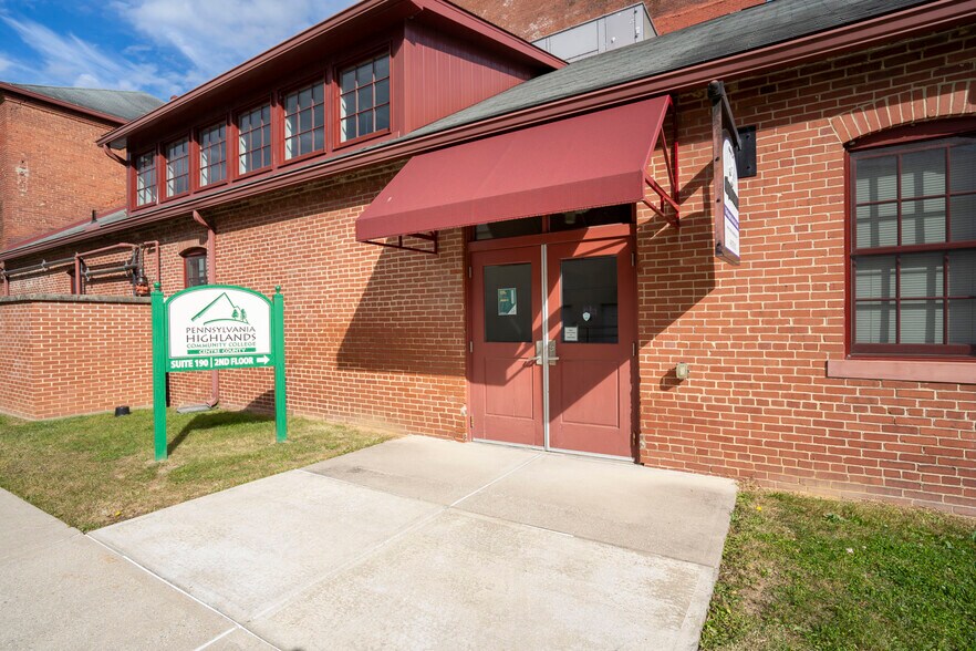 More Photos Of 100-256 Match Factory Pl, Bellefonte Medical For Lease