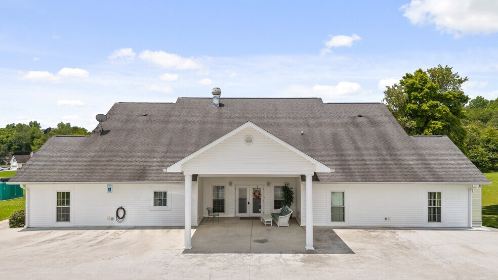 More Photos Of 419 Pin Hook Rd, Spring City Assisted Living For Sale