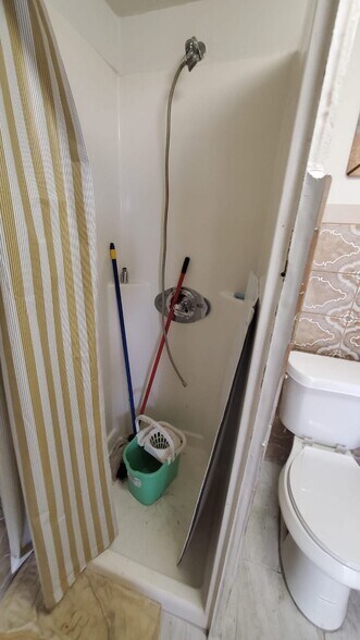 More Photos Of 330-332 W 9th St, Hialeah Storefront Retail Office For Lease