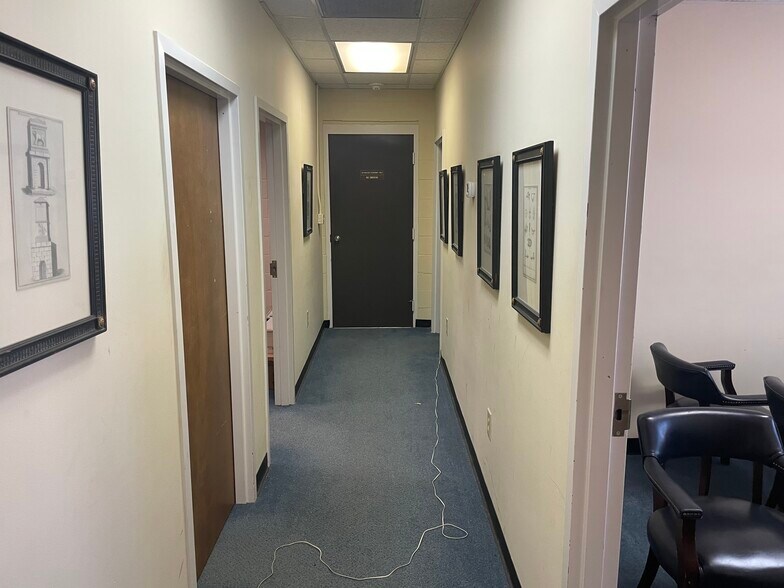 More Photos Of 1955 Dove St, Macon-Bibb Self Storage For Lease