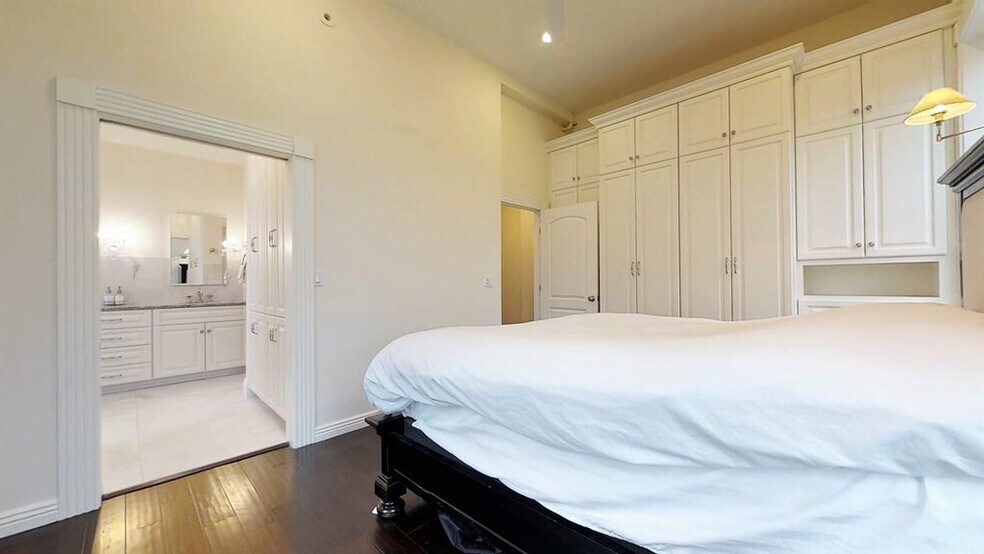 More Photos Of 29 E Market St, Corning Office Residential For Lease