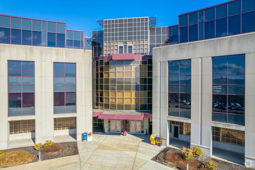 More Photos Of 1 Fleet Way, Moosic Office For Lease