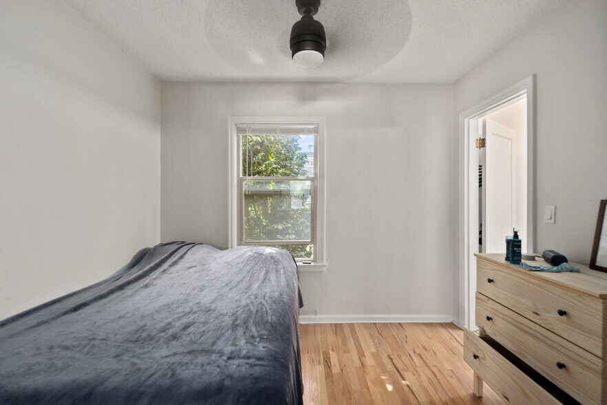 More Photos Of , Seattle Multifamily For Sale