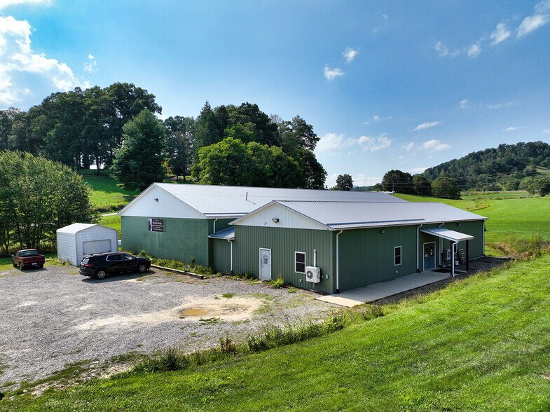 More Photos Of 17 Palmer Rd, Waynesville Warehouse For Sale