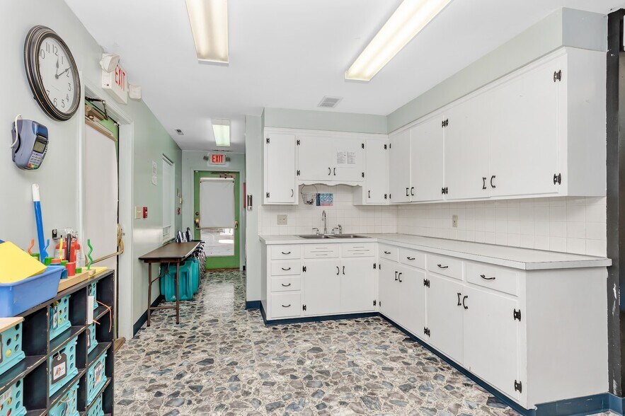 More Photos Of 100 Obetz Rd, Columbus Daycare Center For Sale