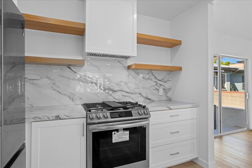 More Photos Of 2218 24th St, Santa Monica Apartments For Sale