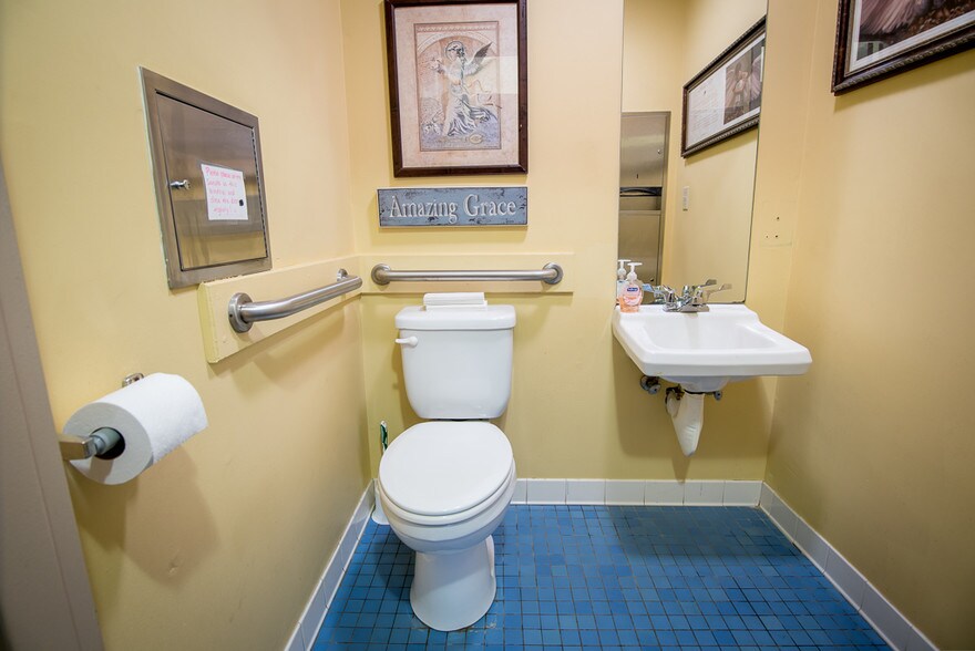 More Photos Of 1305 Milstead Ave NE, Conyers Medical For Sale
