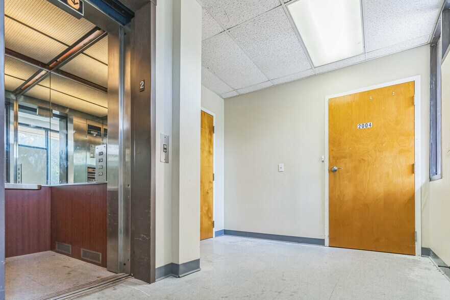 More Photos Of 210 N Westmonte Dr, Altamonte Springs Medical For Lease