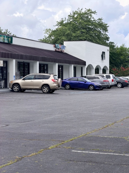 More Photos Of 6254 Memorial Dr, Stone Mountain Storefront Retail Office For Lease