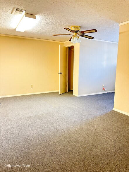 More Photos Of 6910 Bellaire Blvd, Houston Medical For Sale