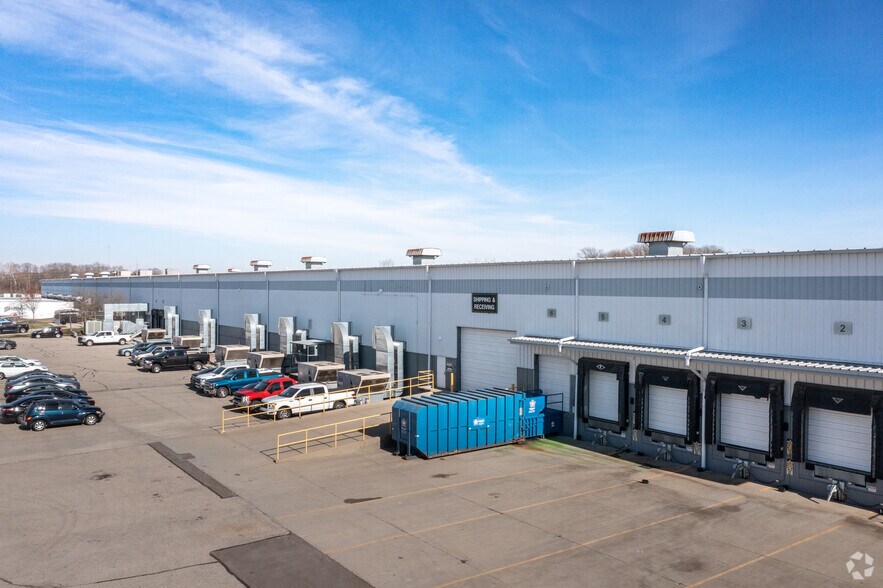 More Photos Of 3550-3560 Symmes Rd, Hamilton Manufacturing For Lease