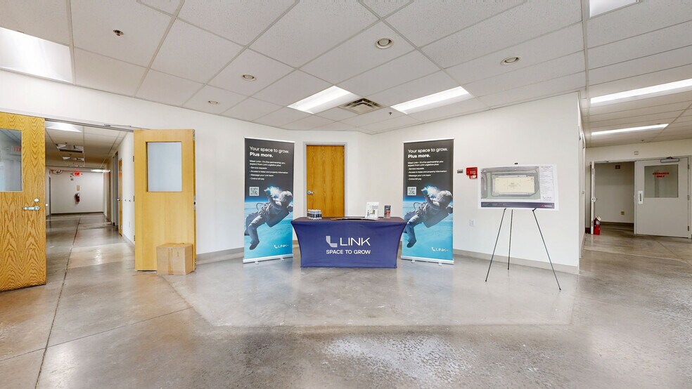 Primary Photo Of 1405 Worldwide Blvd, Hebron Warehouse For Lease