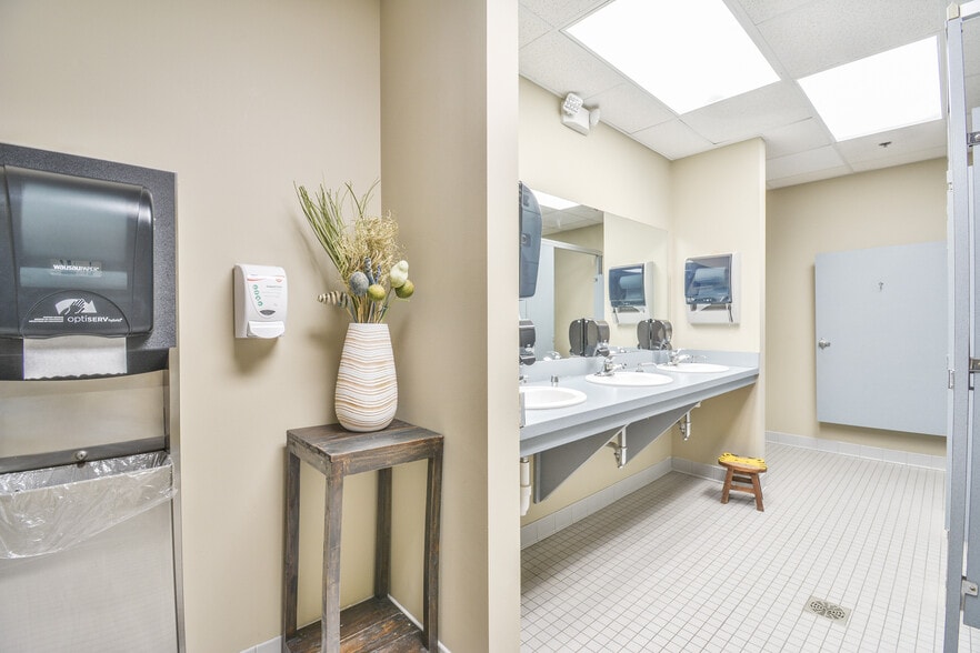 More Photos Of 1400 Grayson Hwy, Lawrenceville Religious Facility For Sale