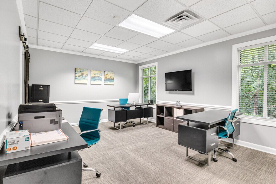More Photos Of 8037 Corporate Center Dr, Charlotte Office For Sale