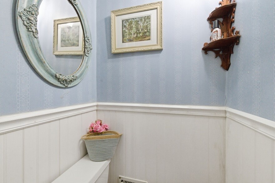 More Photos Of 8 Pleasant St, Plymouth Hospitality For Sale