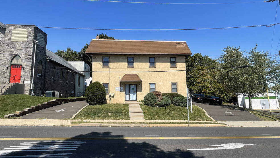 Primary Photo Of 216 Cedar Ave, Willow Grove Office Residential For Sale