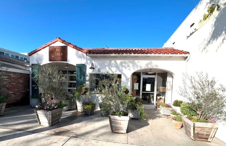 More Photos Of 323 Marine Ave, Newport Beach General Retail For Lease