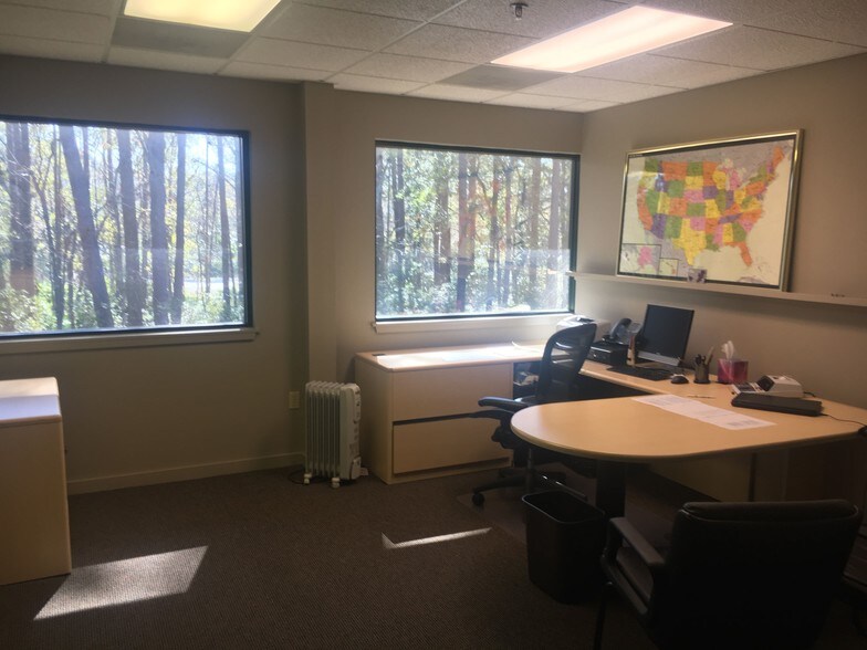 More Photos Of 5 Dunmore Ct, Hilton Head Office Residential For Sale