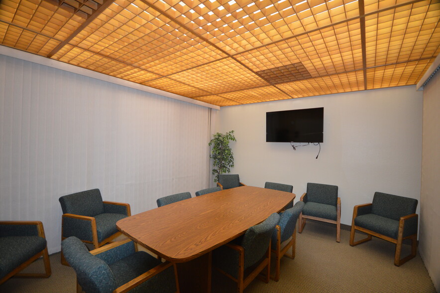 More Photos Of 8433 N Black Canyon Fwy, Phoenix Office For Lease