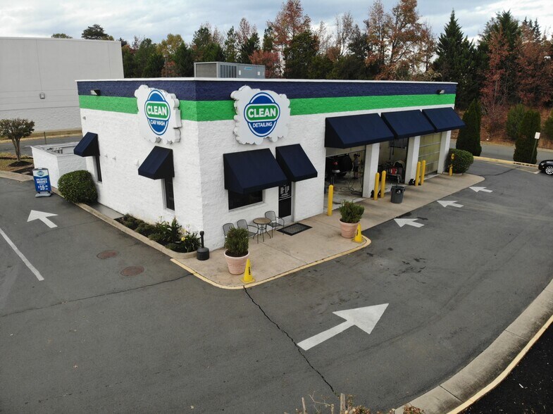 More Photos Of 1711 Carl D. Silver Pky, Fredericksburg Carwash For Sale