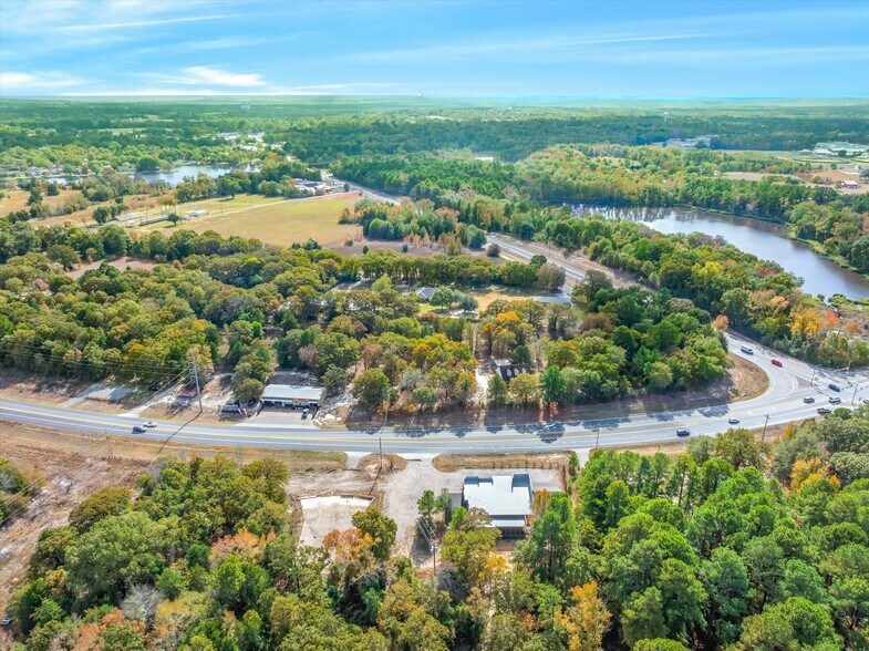 More Photos Of 700 NW Loop 564, Mineola Flex For Sale