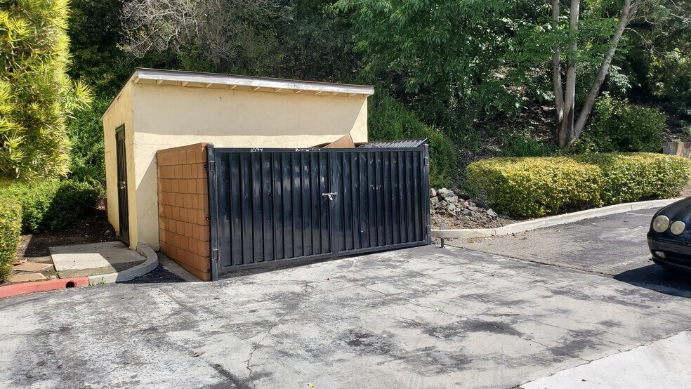 More Photos Of 1074 Park View Dr, Covina Medical For Lease