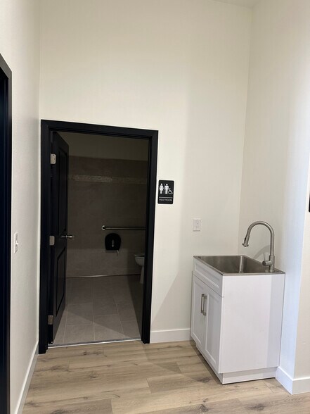 More Photos Of 2121 Lee Ave, South El Monte Warehouse For Sale