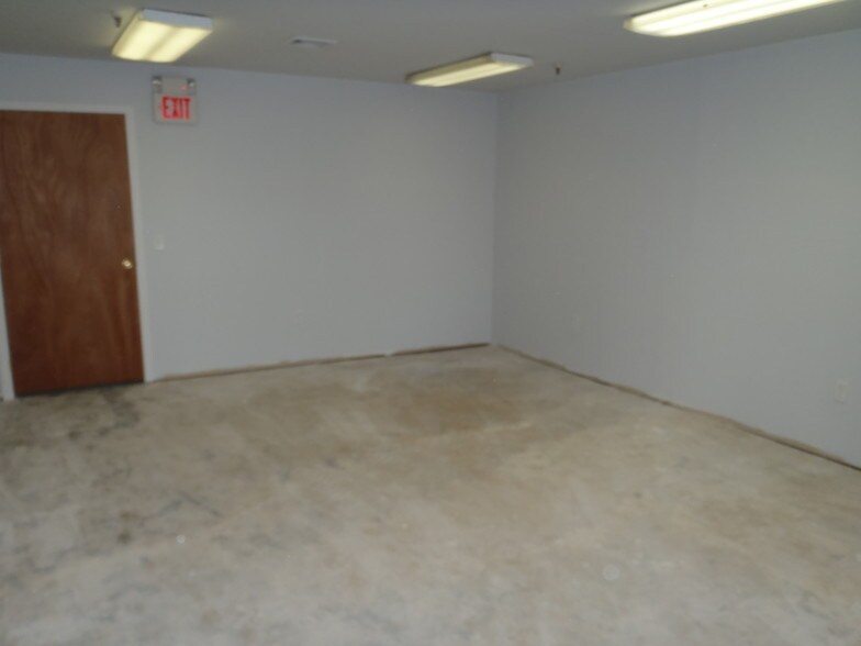 More Photos Of 1275 Bloomfield Ave, Fairfield Light Manufacturing For Lease