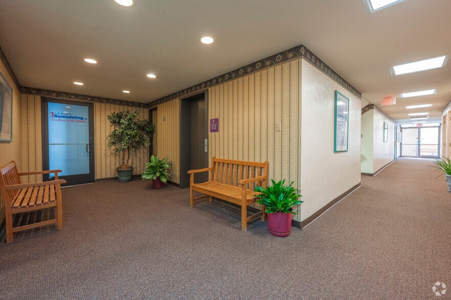 More Photos Of 2901 Juan Tabo Blvd NE, Albuquerque Office For Lease