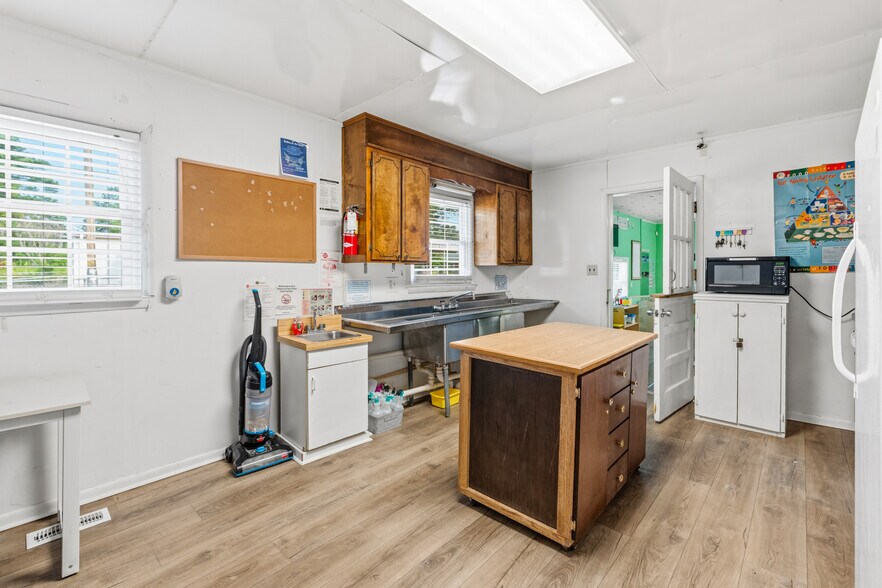 More Photos Of 101 Beeler Ave, Hamlet Daycare Center For Sale