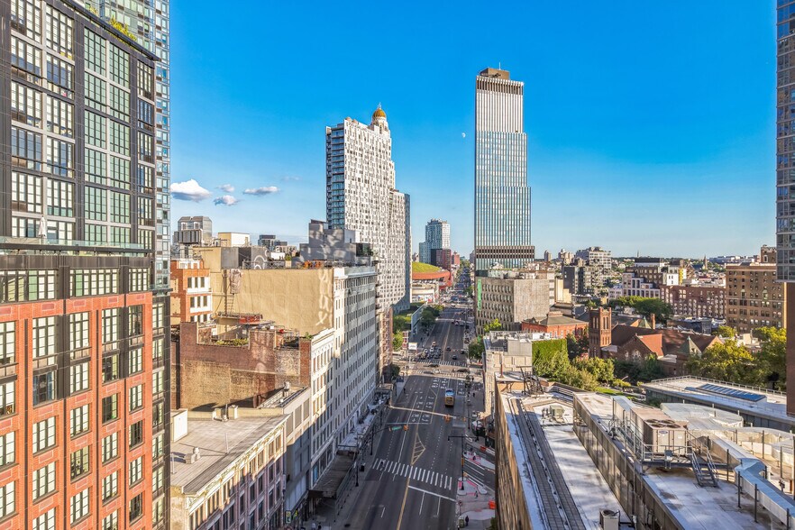 More Photos Of 21 Flatbush Ave, Brooklyn Office For Lease