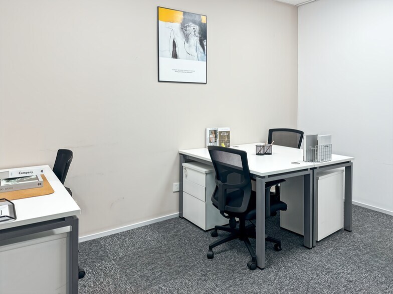 More Photos Of 3333-7 Rue Royale, Saint Charles Coworking Space