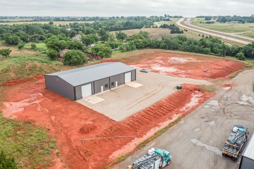 More Photos Of 5286 NE Highway 33, Guthrie Warehouse For Lease