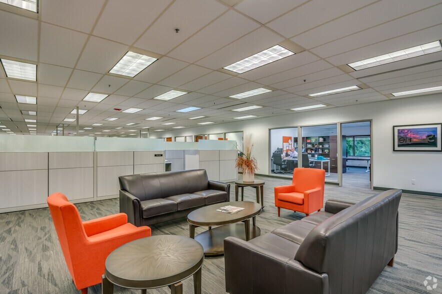 More Photos Of 700 Pilgrim Way, Green Bay Loft Creative Space For Lease