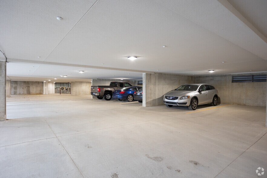 More Photos Of 900 Leonard St NW, Grand Rapids Apartments For Lease
