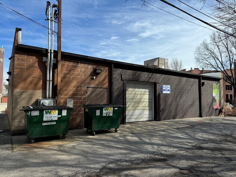 More Photos Of 5050-5052 N Lincoln Ave, Chicago Convenience Store For Lease