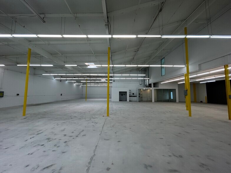 More Photos Of 5701 Buckingham Pky, Culver City Warehouse For Lease