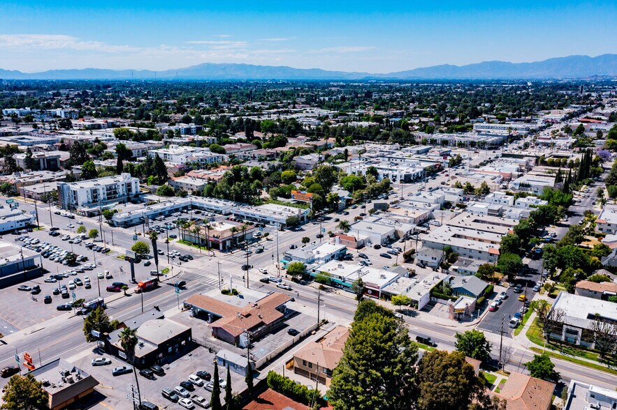 More Photos Of 12036 Magnolia Blvd, Valley Village Apartments For Sale
