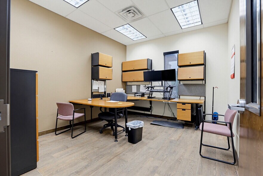 More Photos Of 11550 N North Loop Rd, San Antonio Warehouse For Sale