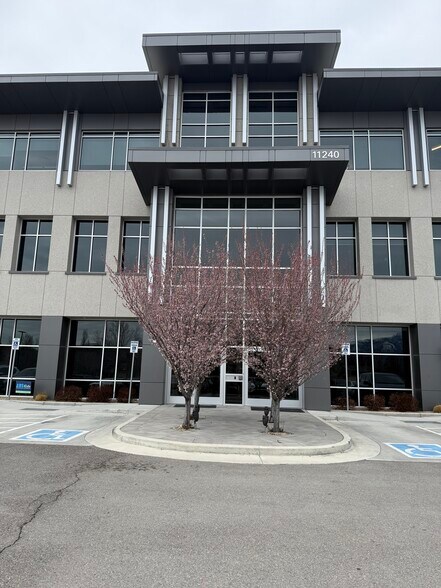 More Photos Of 11240 S River Heights Dr, South Jordan Office For Lease