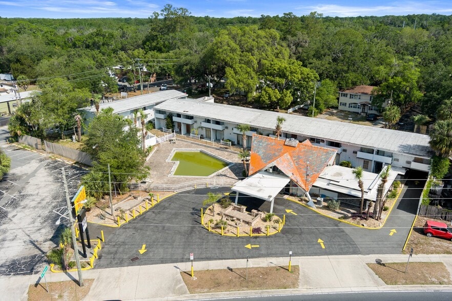 More Photos Of 5565 E Silver Springs Blvd, Silver Springs Hotel For Sale