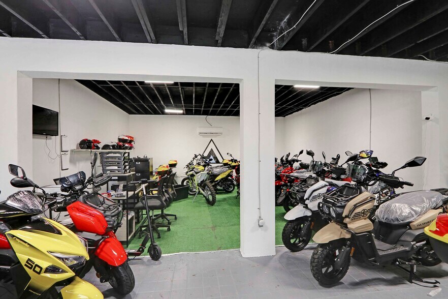 More Photos Of 3705 NW 35th Ave, Miami Warehouse For Lease